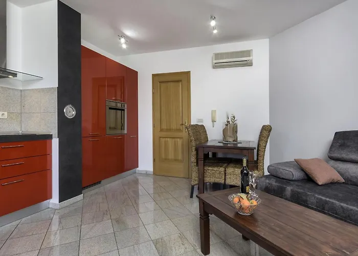 In Near & Nature Banjole